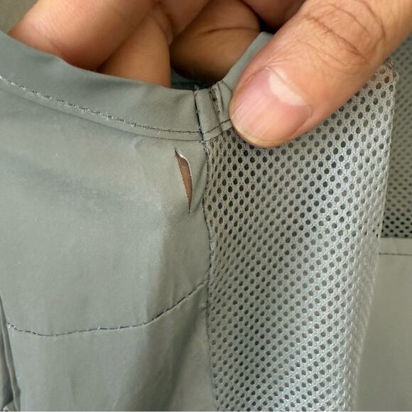 Life Code Reflective Utility Vest NWT - Small Flaw - Please view info Size M - Picture 3 of 4